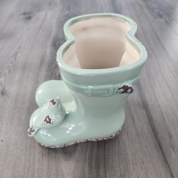 Ceramic Boots Accent Decot - Picture 2 of 4